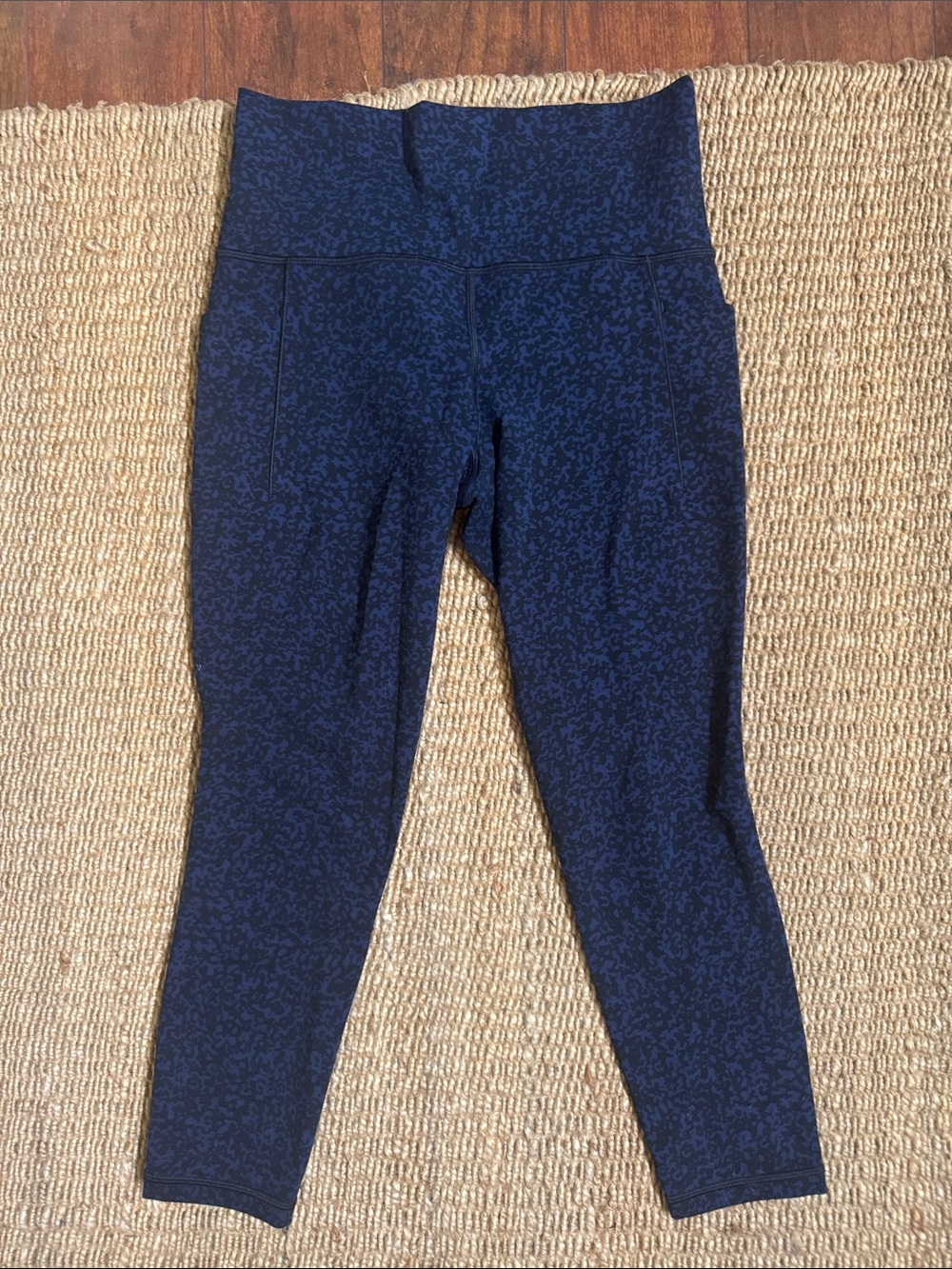 Athleta Salutation Stash Pocket Gravel Tight Sz small petite